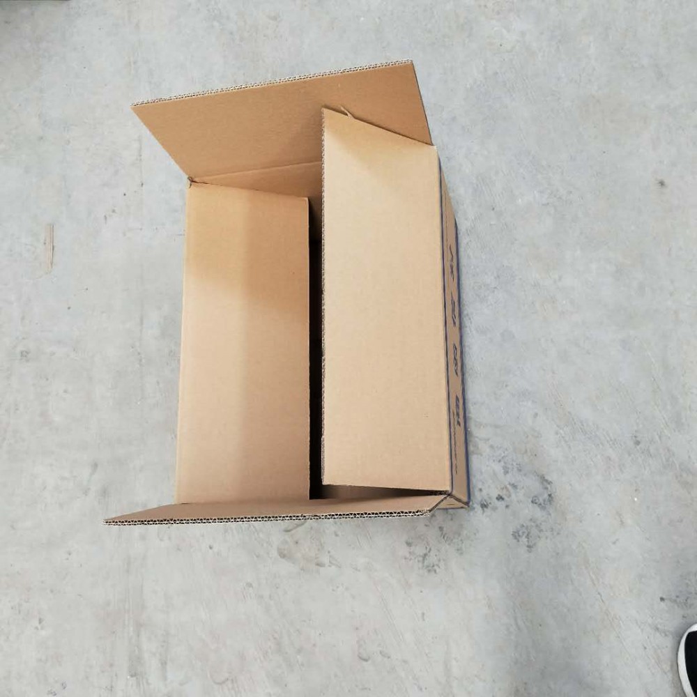 牛(niu)皮紙(zhi)箱